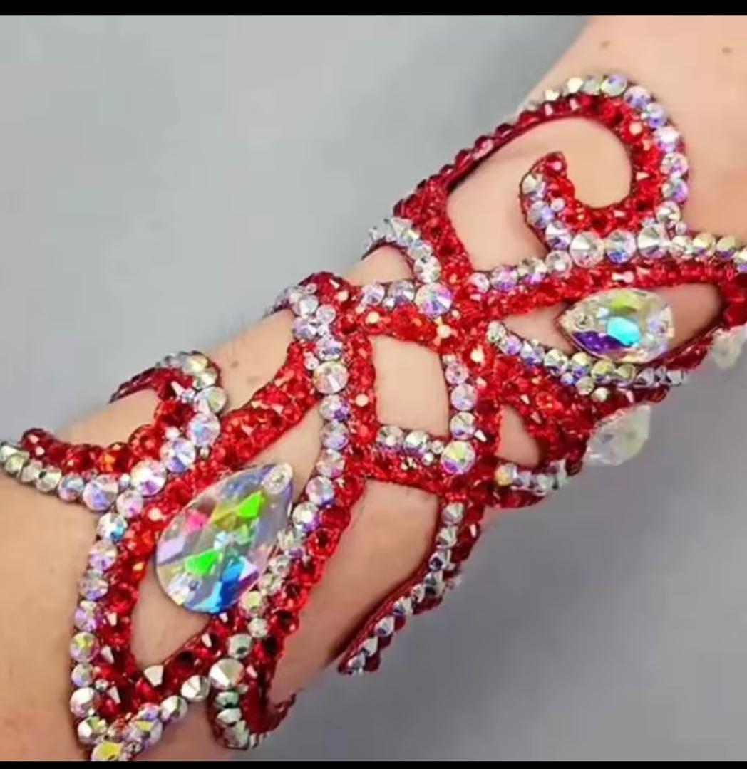 赤　ベリーダンス衣装　　レジェンド衣装　　アームアクセサリーつき