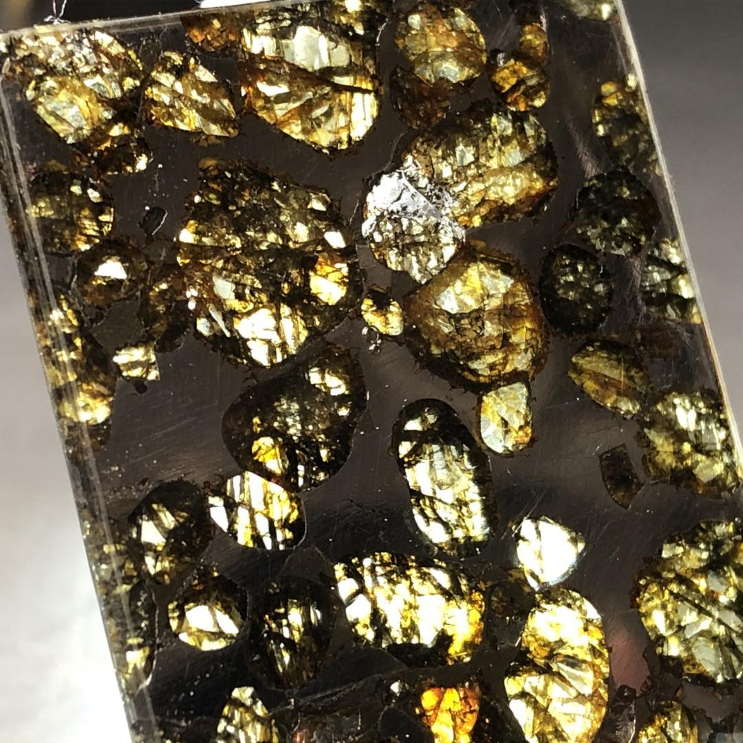 S*A様 パラサイト隕石 隕石　石鉄隕石　セリコ隕石 美品　重さ約7ｇ　ケース付