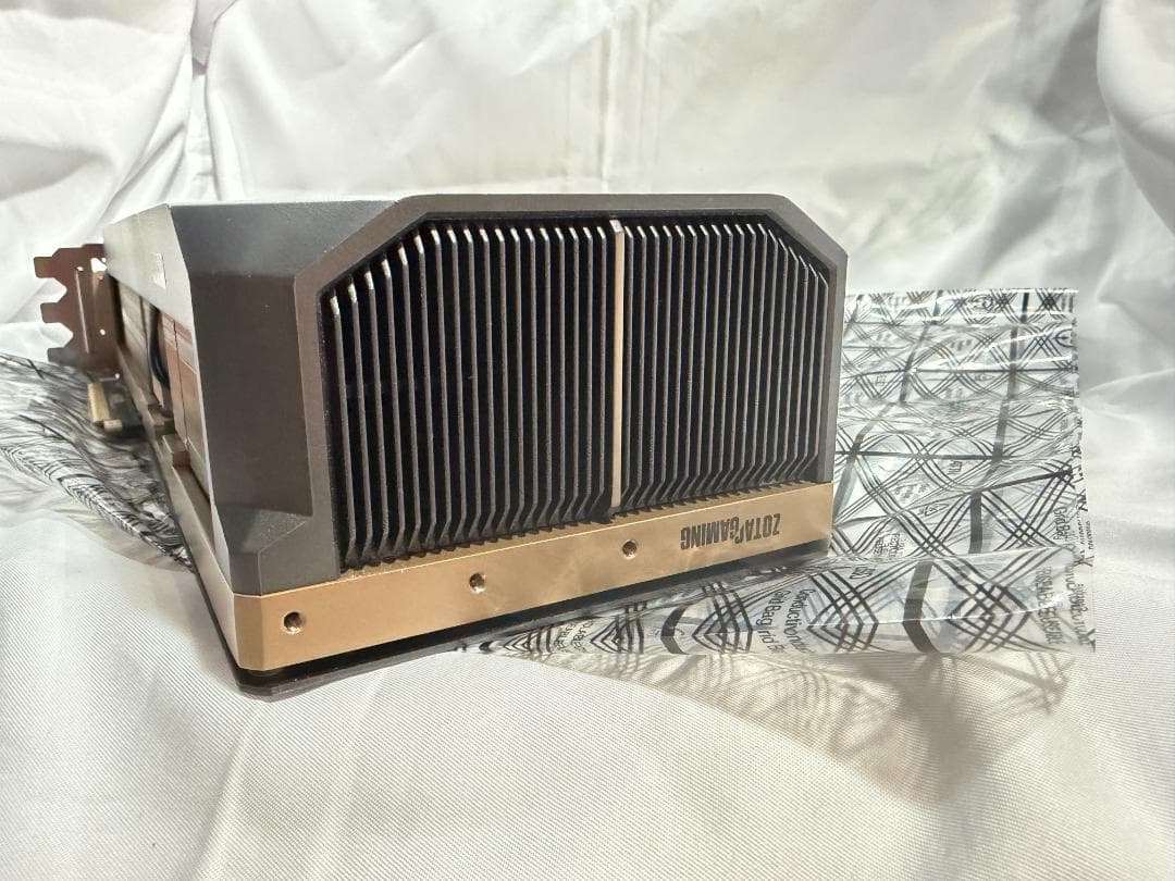 と*つ様 ZOTAC GeForce RTX 5080 16GB バルク フィン