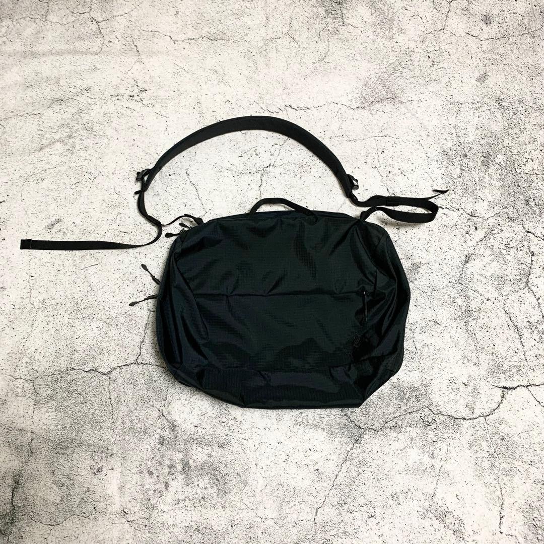 美品　ARC’TERYX アークテリクス 　イオン ギアオーガナイザー　収納力