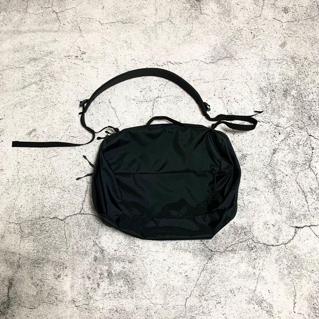 美品　ARC’TERYX アークテリクス 　イオン ギアオーガナイザー　収納力