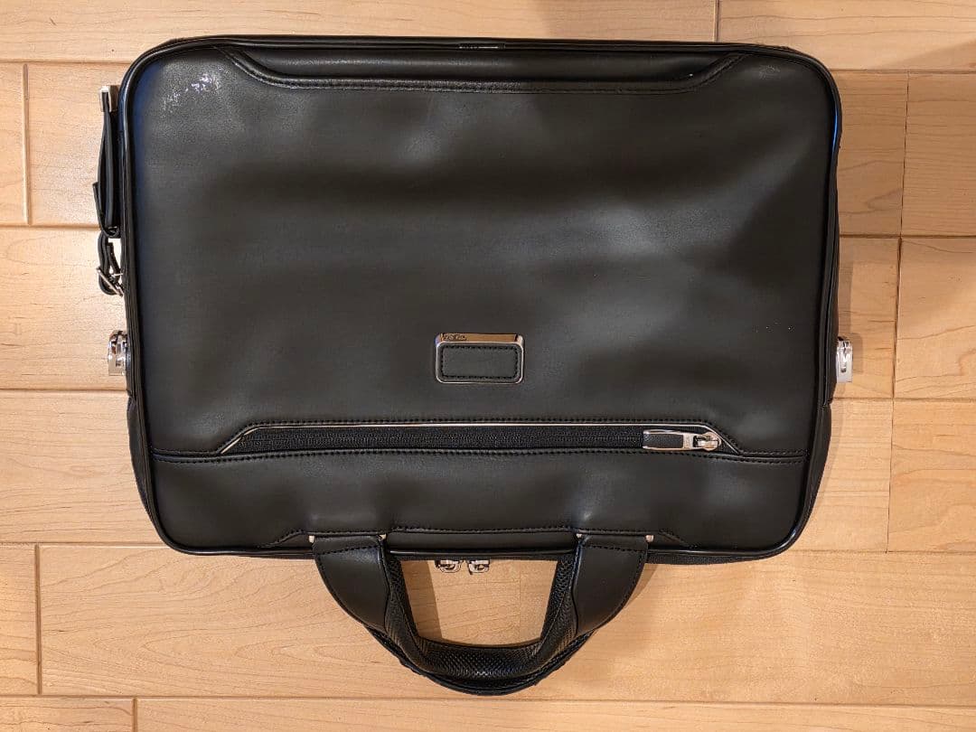 TUMI 本革シリーズ