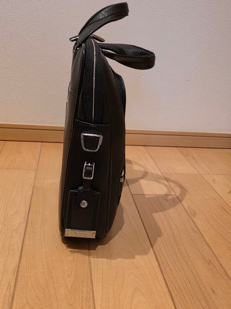 TUMI 本革シリーズ