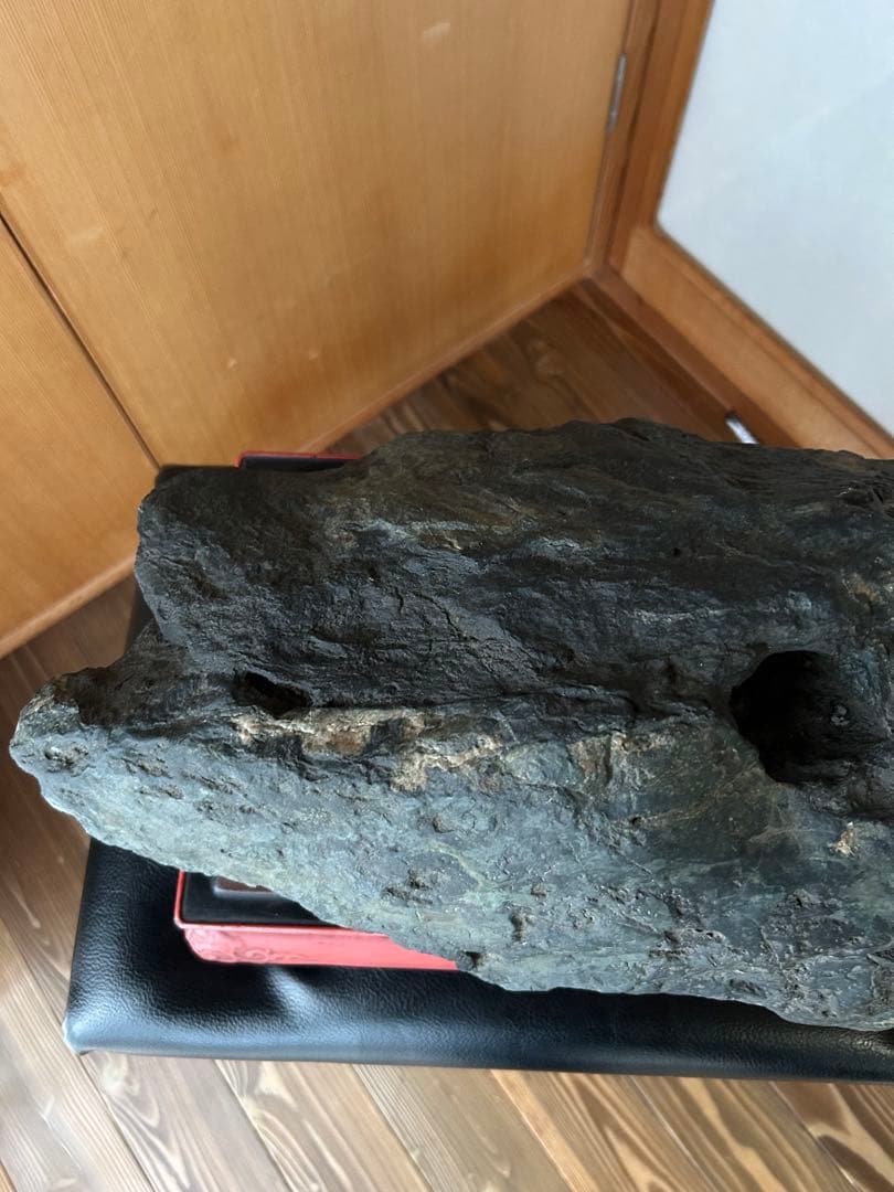 大型　神居古潭石　うぶ石　溜まり有り　重さ約１６kg