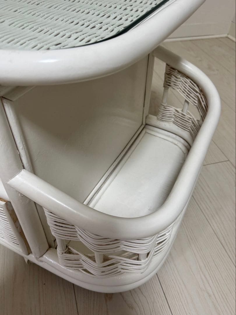 ホワイトラタンアンティークガラスローセンターテーブル