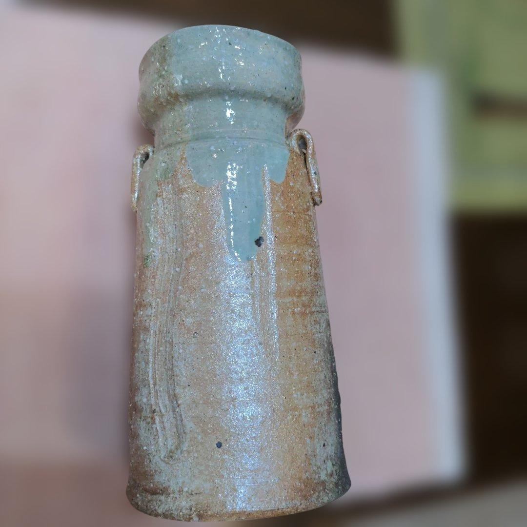 存在感が有る信楽焼の花瓶