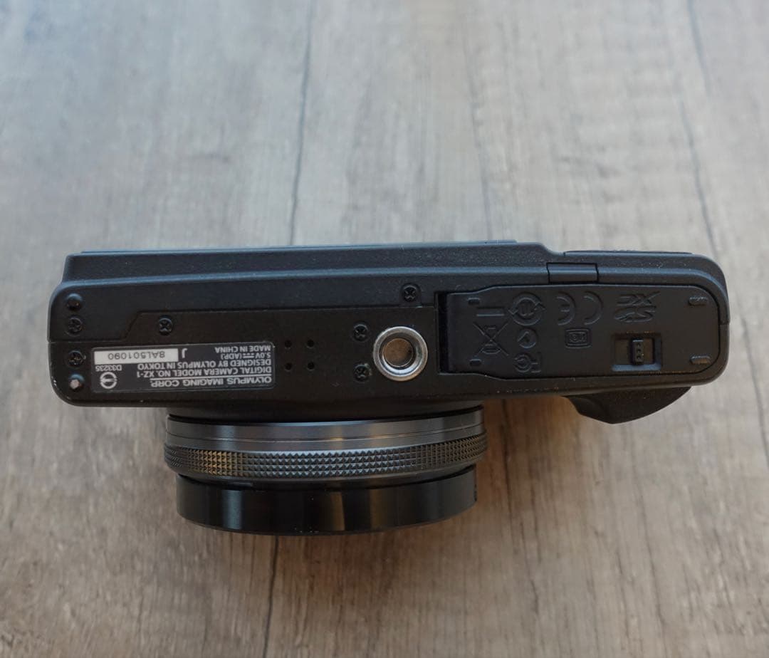 OLYMPUS XZ 1 ブラック