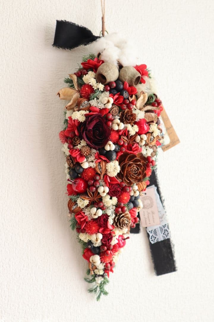 ドライフラワーꕤ︎︎バラと木の実いっぱいクリスマス縦長ガーランドꕤアンティーク