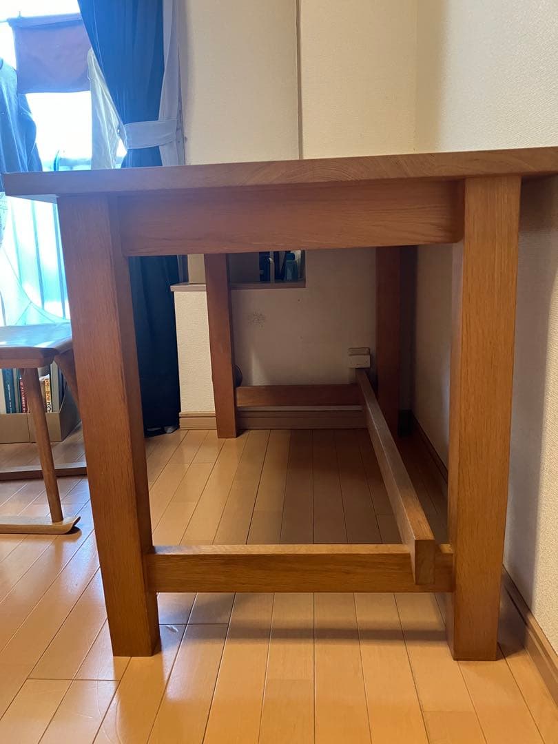 オーク材 シンプルな事務机 引き出し付き