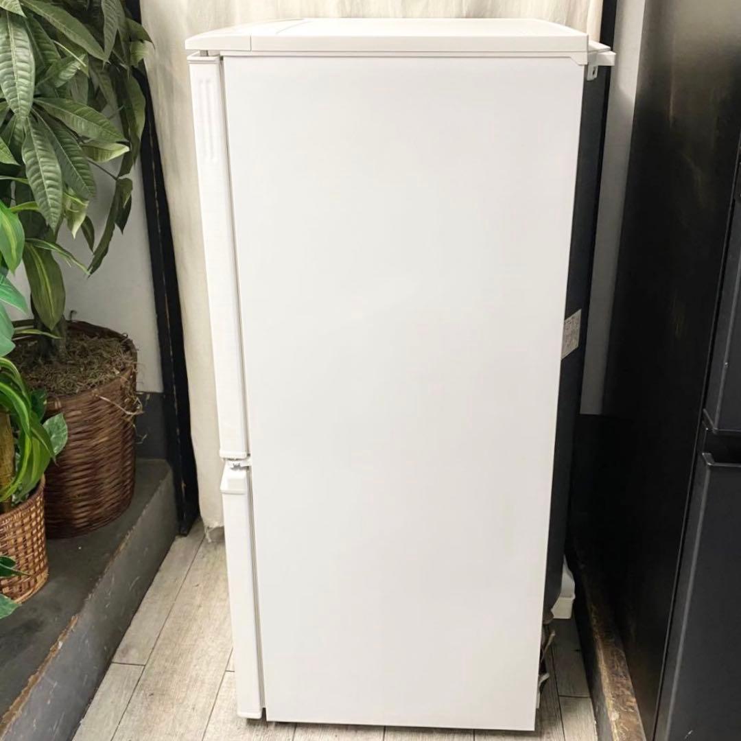 どっちも付け替えドアで人気！一人暮らしにおすすめ！冷凍冷蔵庫137L