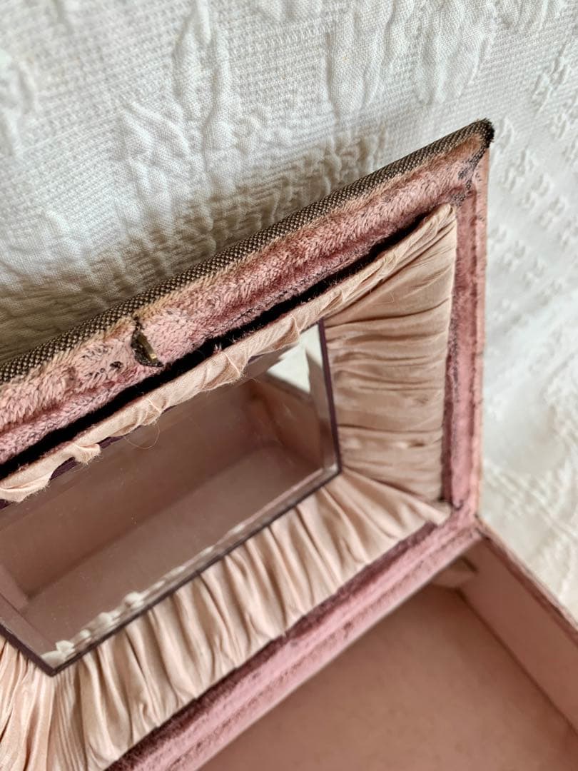 フランスアンティークベージュピンクのベルベットジュエリーボックス※シルクサテン