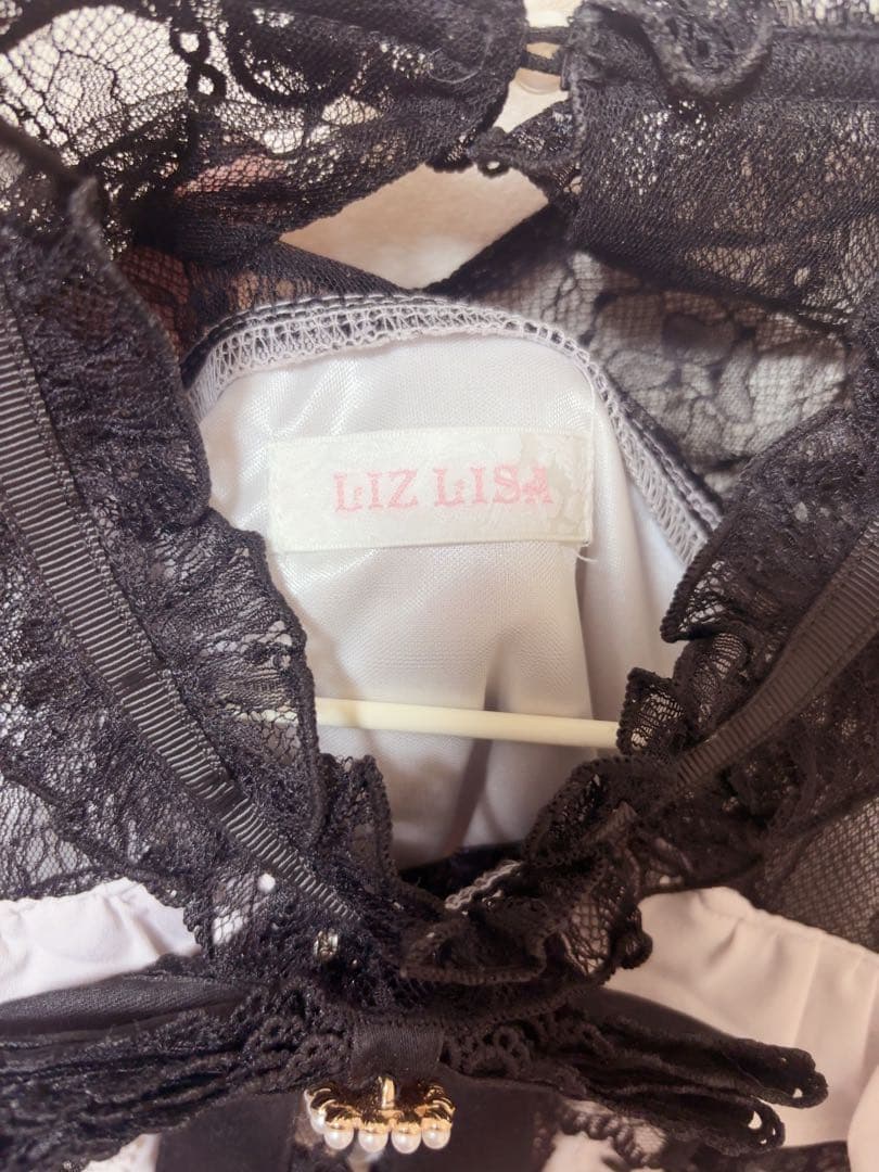 LIZ LISA オープンショルダーフリルブラウス