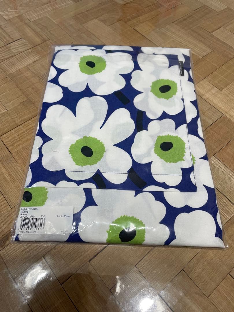 マリメッコ　ミニウニッコ　フィンランド航空　限定　エプロン