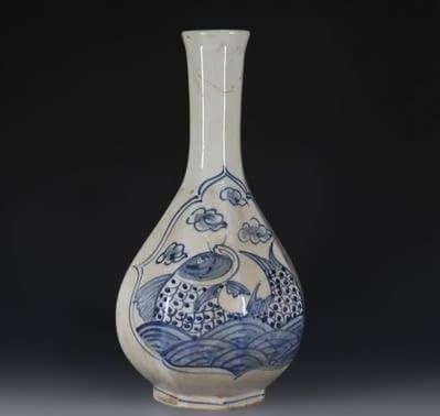 蔵出し品　李朝　古朝鮮　染付　魚図　花瓶 　骨董品