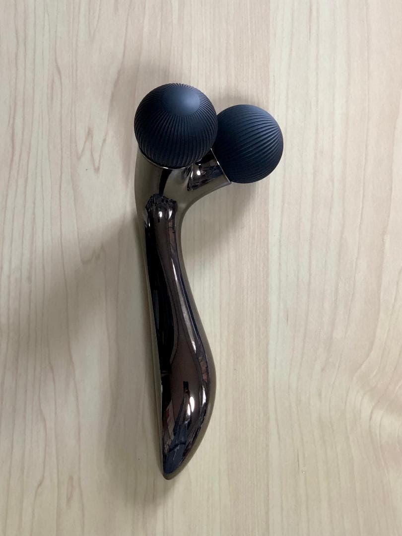 新品　未使用品　美顔ローラー　MDNA SKIN オニキスブラック　遠赤外線