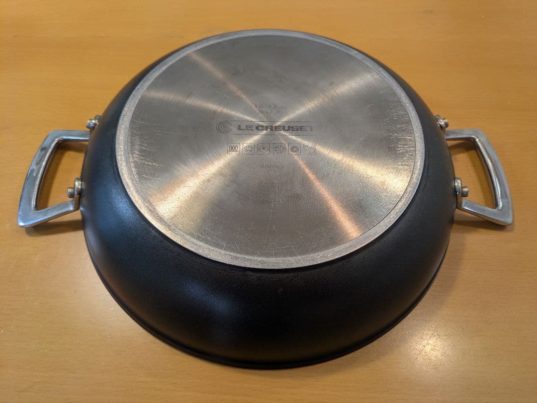 Le Creuset 両手鍋 28cm 黒 ガラス蓋付き