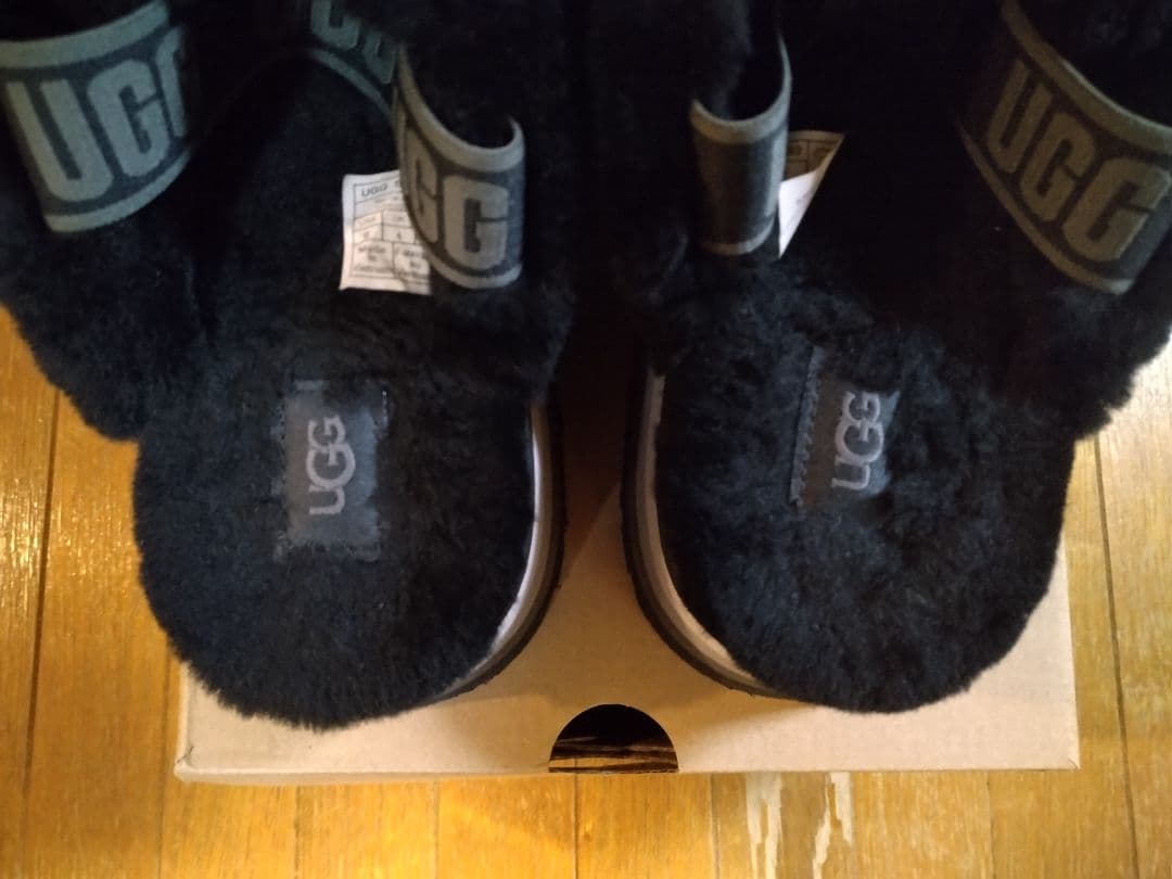 ゆ*ま様 【美品】UGG ディスコ ノット スライド 厚底サンダル ブラック 2