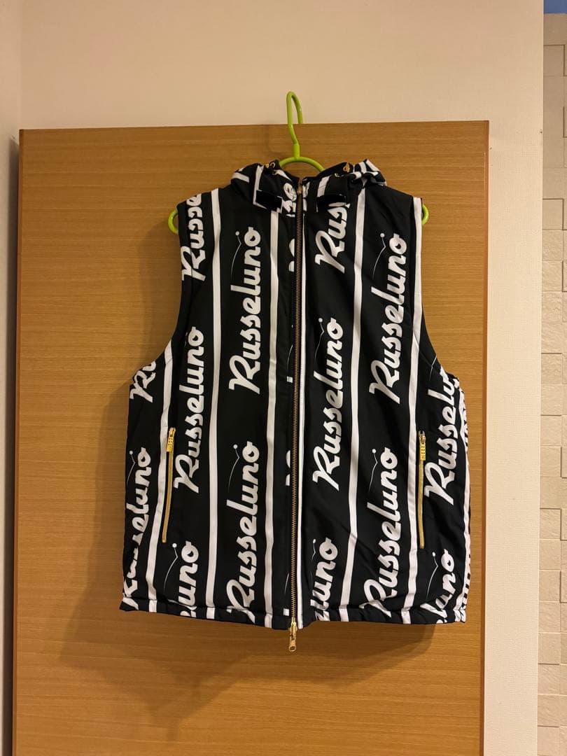 ラッセルノベスト