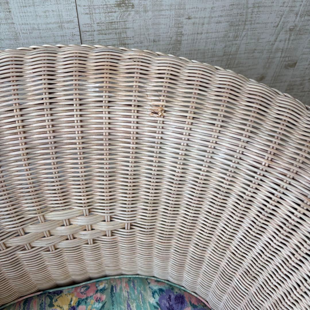 ③昭和レトロ ヴィンテージ ラタンダイニングチェア 花柄クッション アームチェア