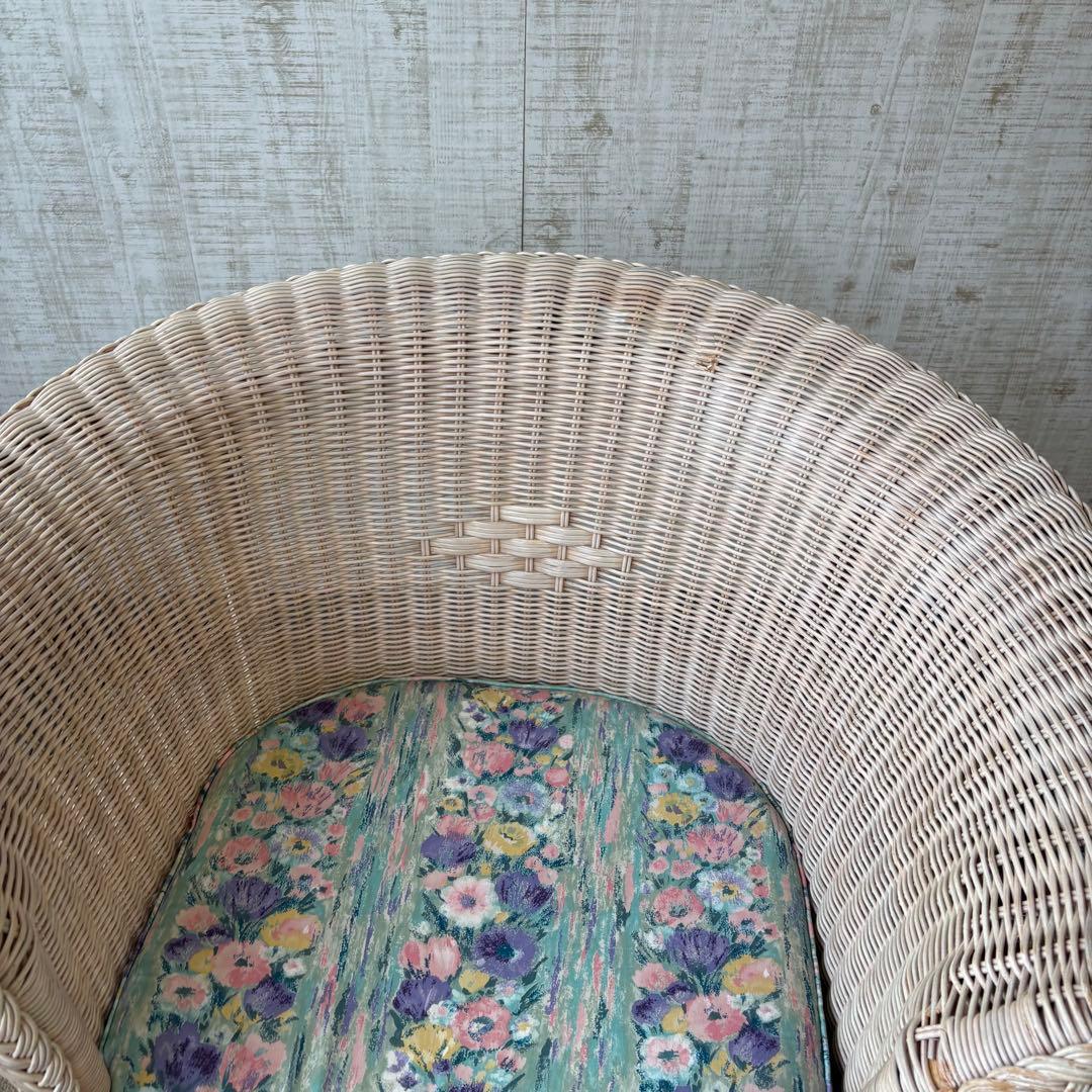 ③昭和レトロ ヴィンテージ ラタンダイニングチェア 花柄クッション アームチェア