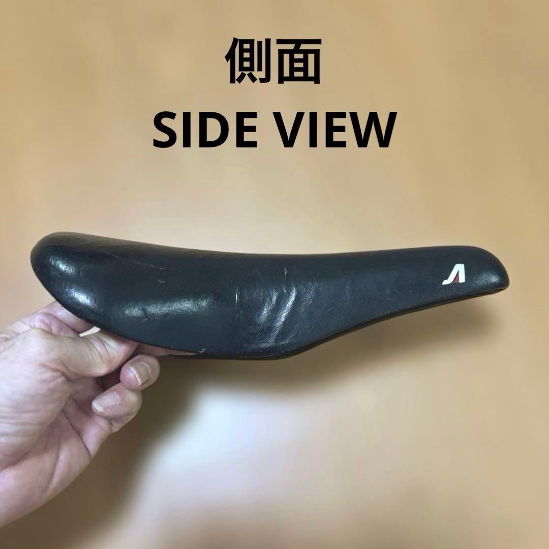 希少 アリアケジャガー２チャンピオン ピスト NJS刻印入りサドル 黒