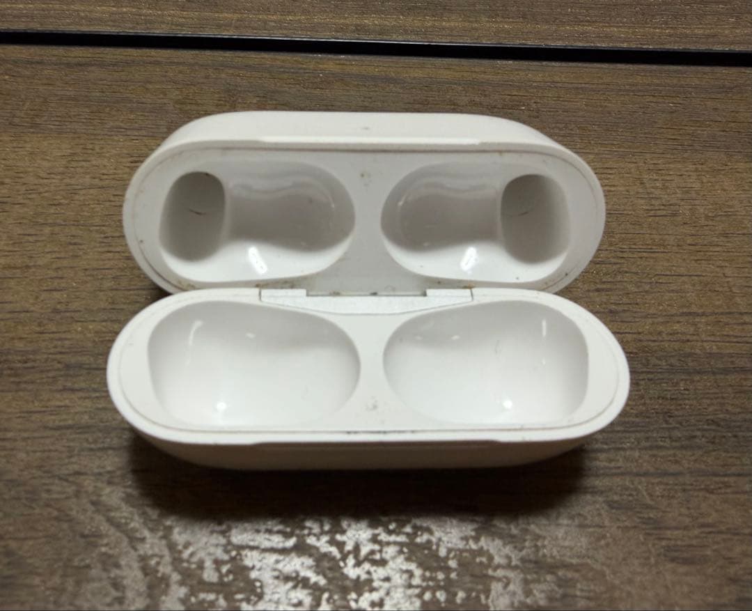 Apple Air Pods Pro 第２世代 【左イヤホンのみ不調あり】