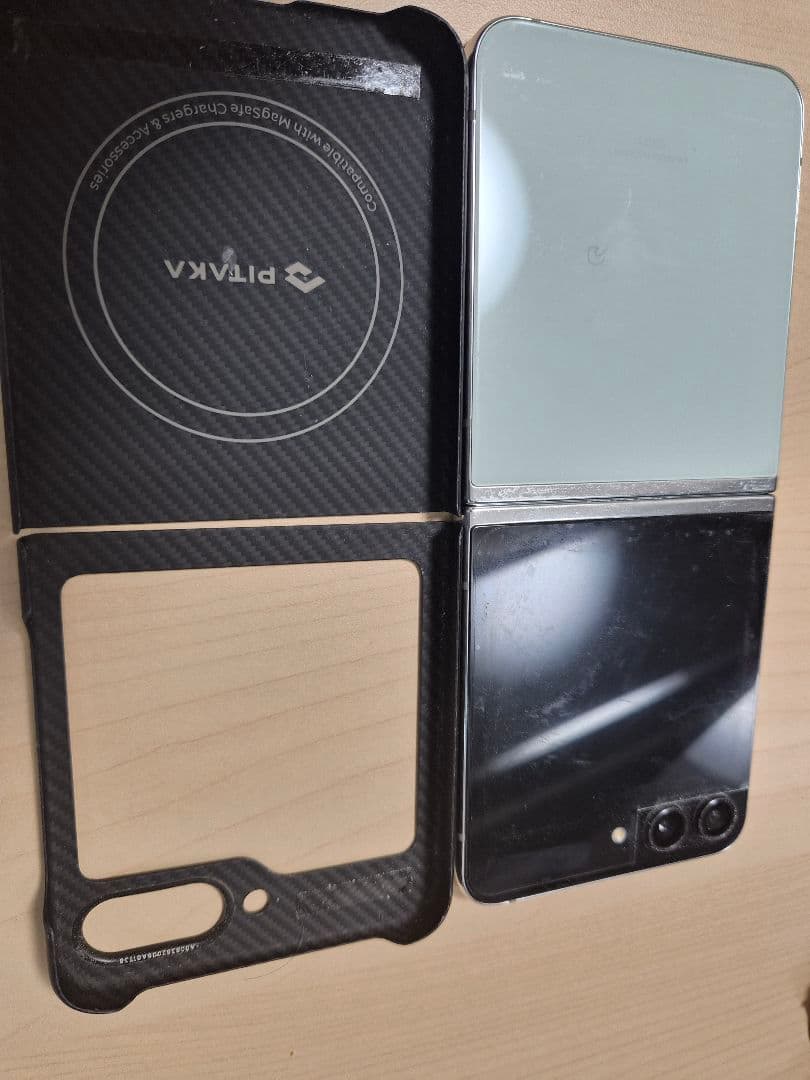 Samsung Galaxy Z Flip5 ブラック カバー付き