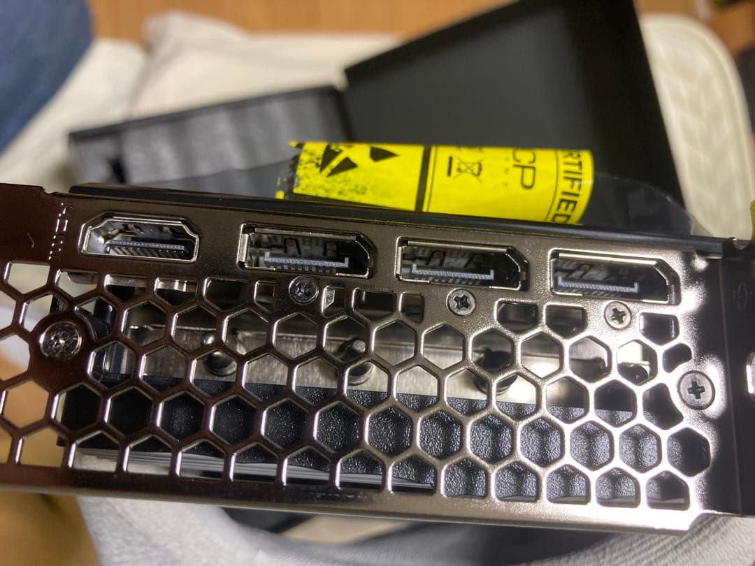 動作良好　GeForce RTX 4070 12GB