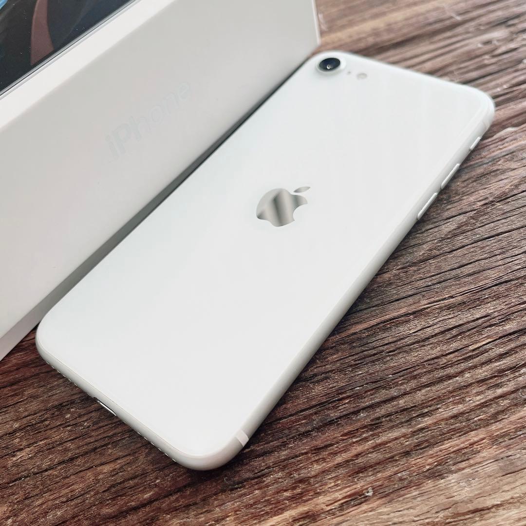 【Ngiだよ】iPhoneSE 第2世代128GB ホワイト SIMフリー