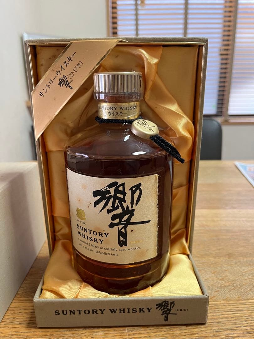 未開封　サントリー　ウイスキー 響　古酒　ゴールドラベル