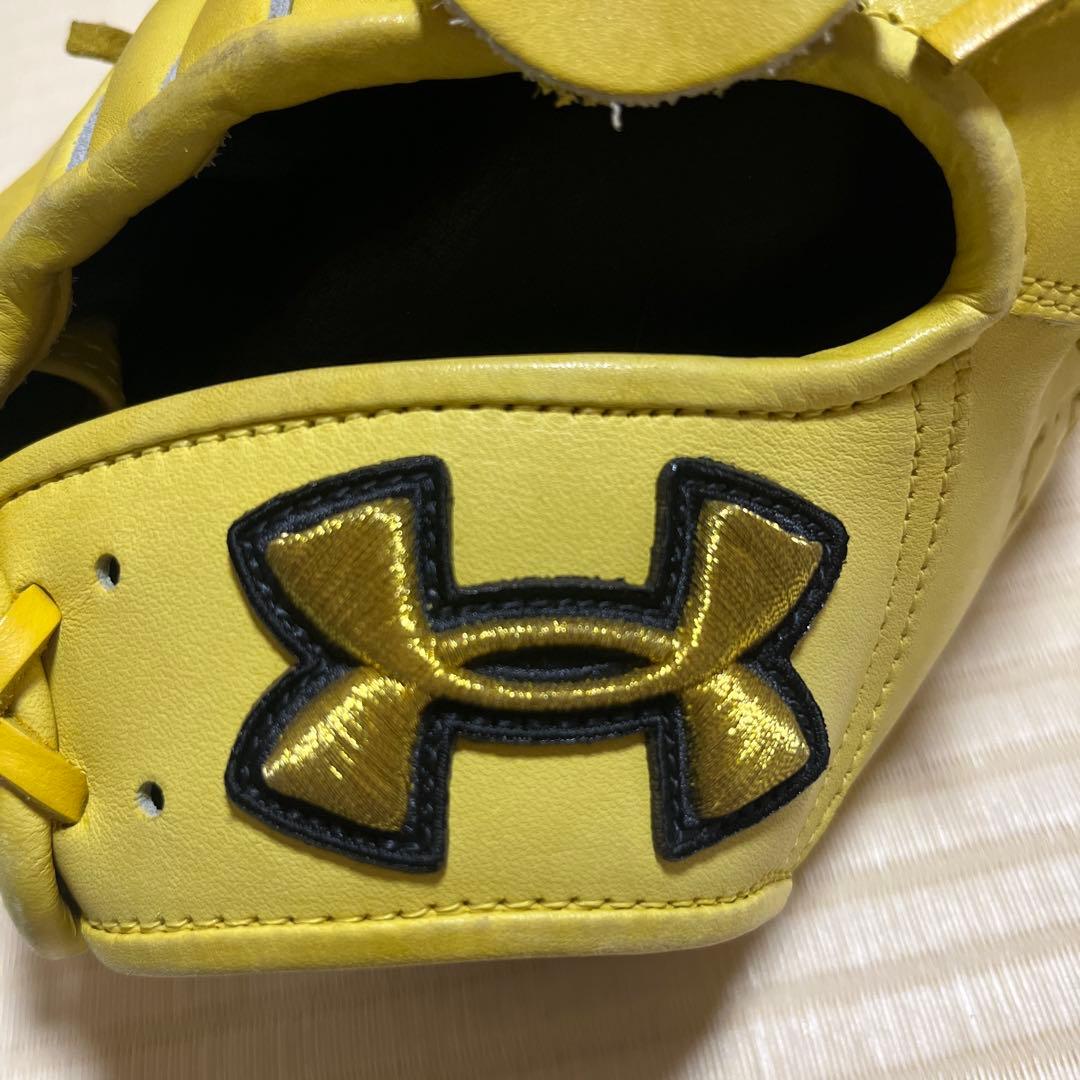 美品　アンダーアーマー　軟式　グローブ　黄色　イエロー　大人　③ 希少