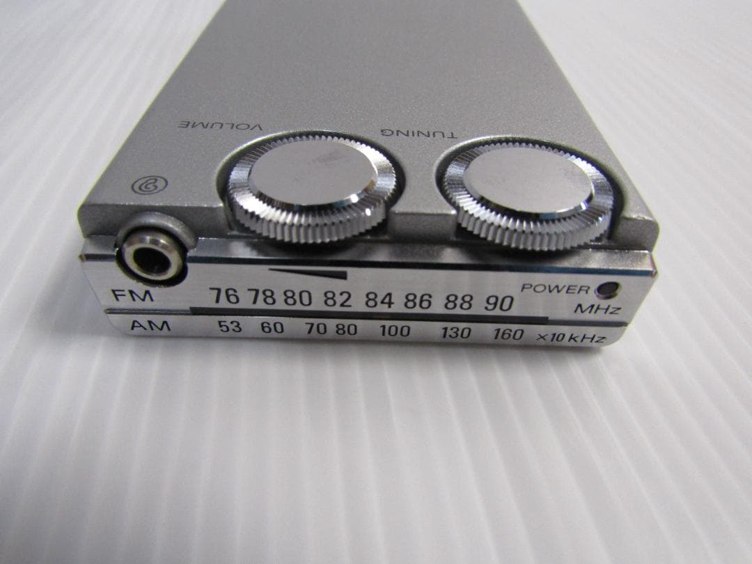 A2379 SONY E・AIR　FM/AMポケットラジオ ICF-E10