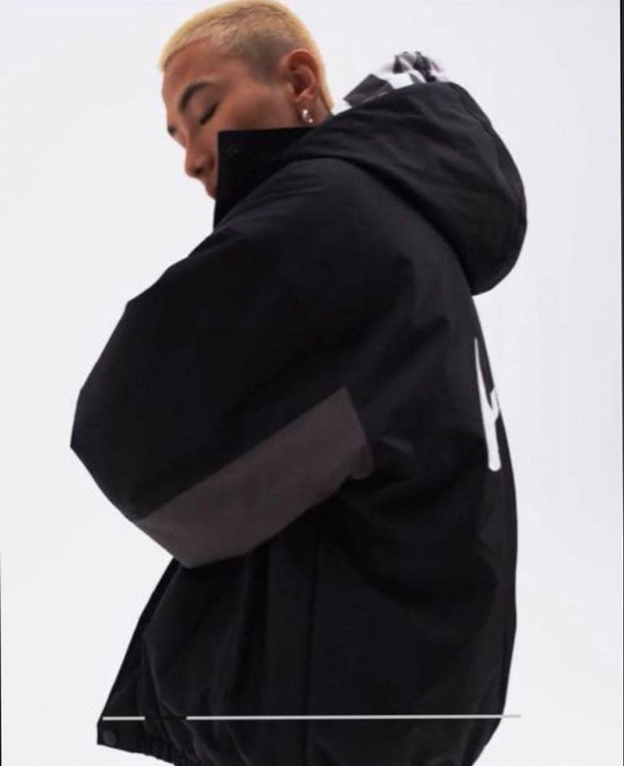 NIKE Solo swooshパファー