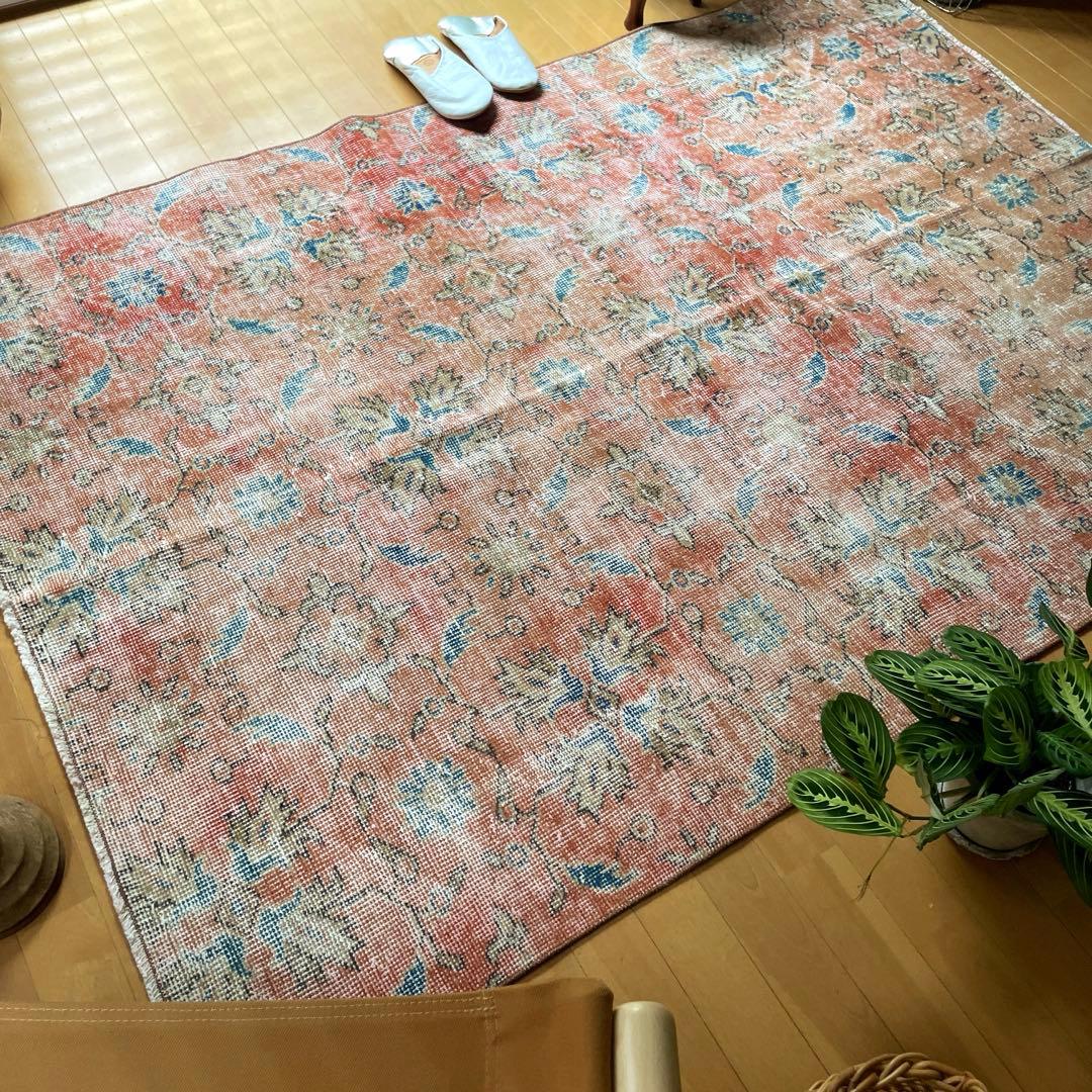 130×184 擦れシャビー　サーモン　草花ボタニカル　トルコヴィンテージラグ