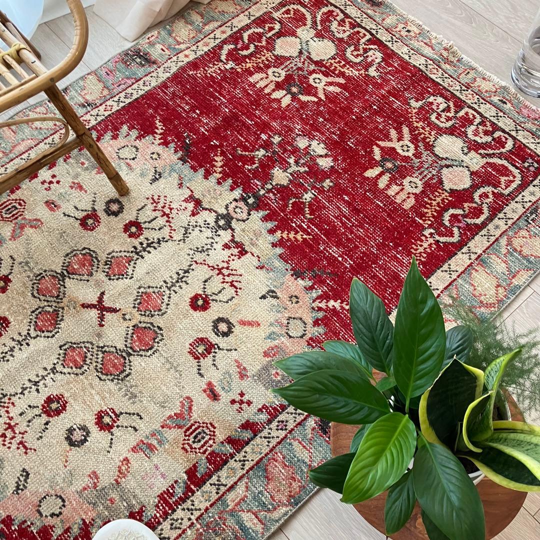 レア貴重✳︎大判　ギュネイラグ　レッド　淡いブルー　ピンク　トルコヴィンテージラグ