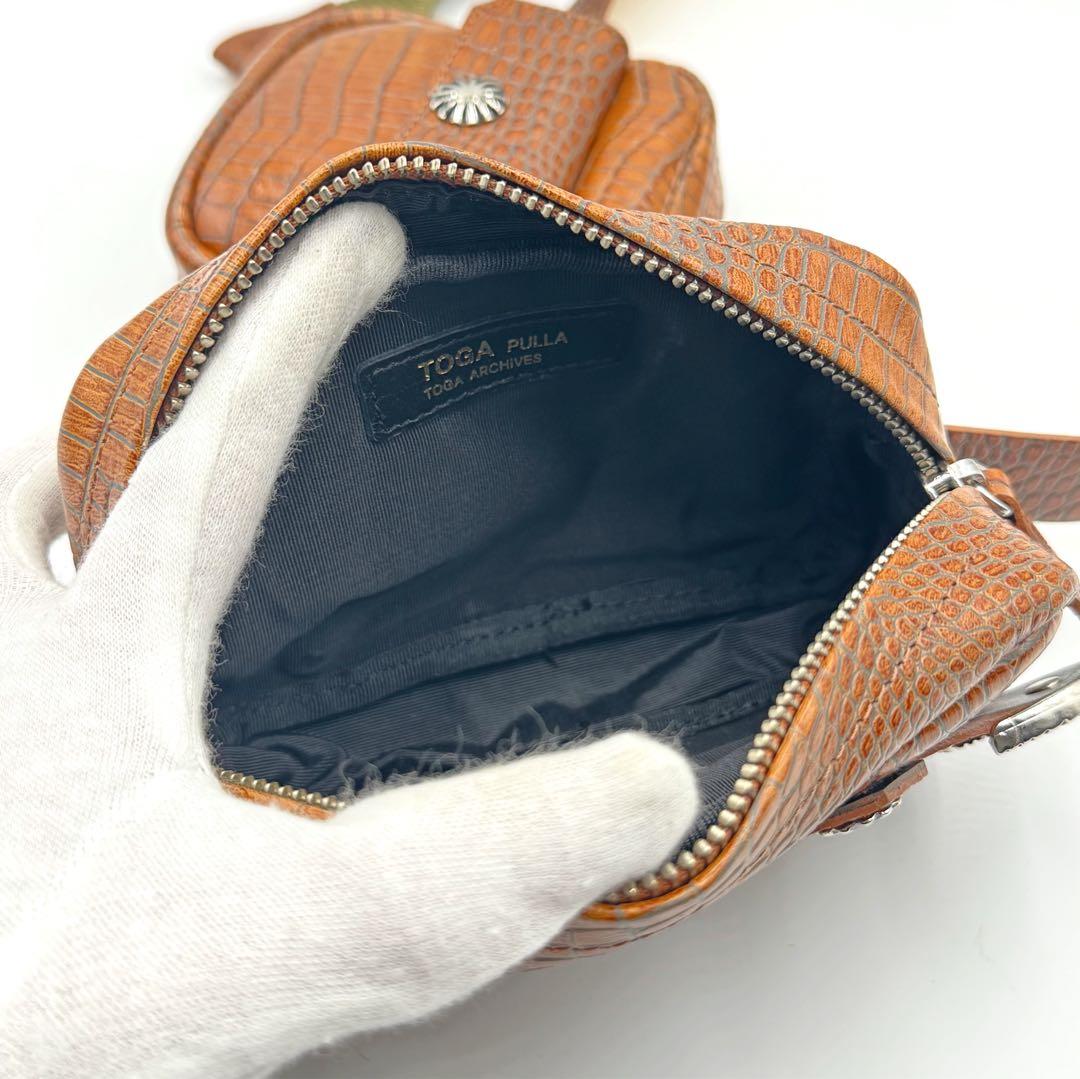 ✨未使用✨ TOGA PULLA トーガプルラ ボディーバッグ　メタルコンチョ