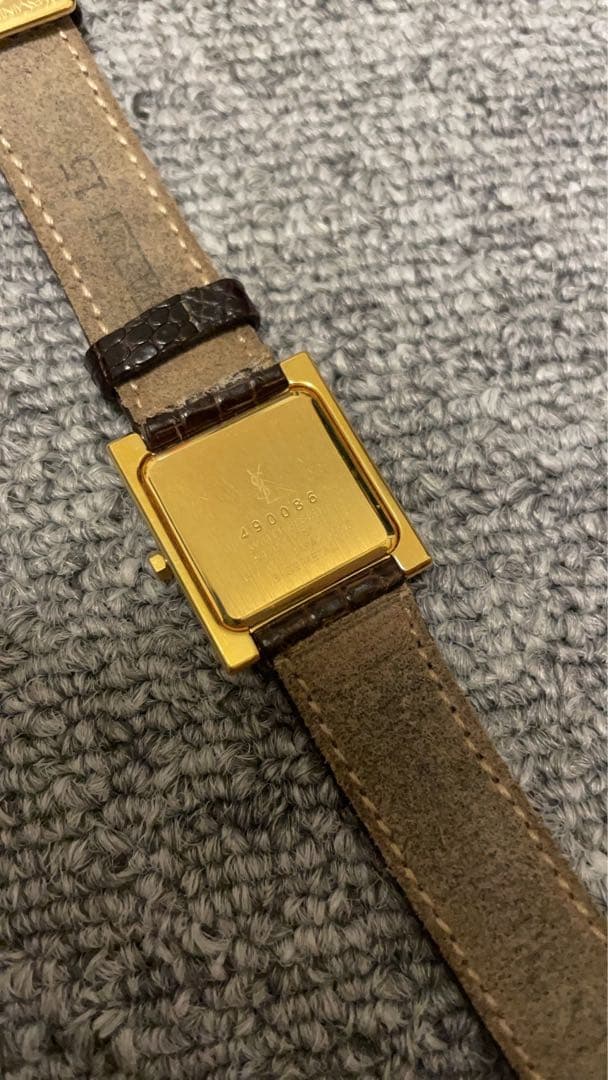 イヴ・サンローラン　ブラウンレザー スクエア型時計