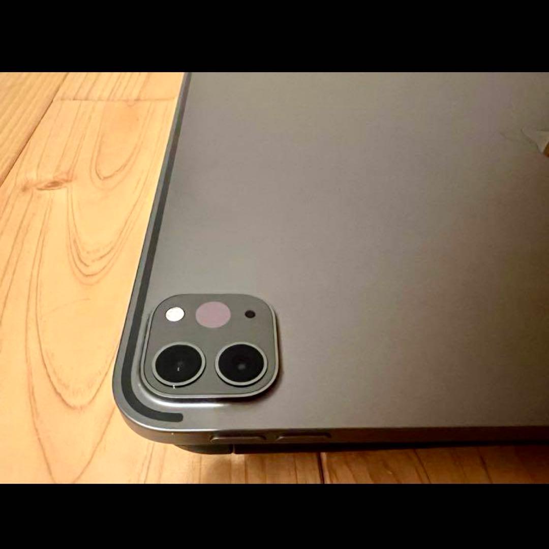 じ*ん様 おまけ付き！ iPad Pro 12.9インチ 第4世代wifiモデル