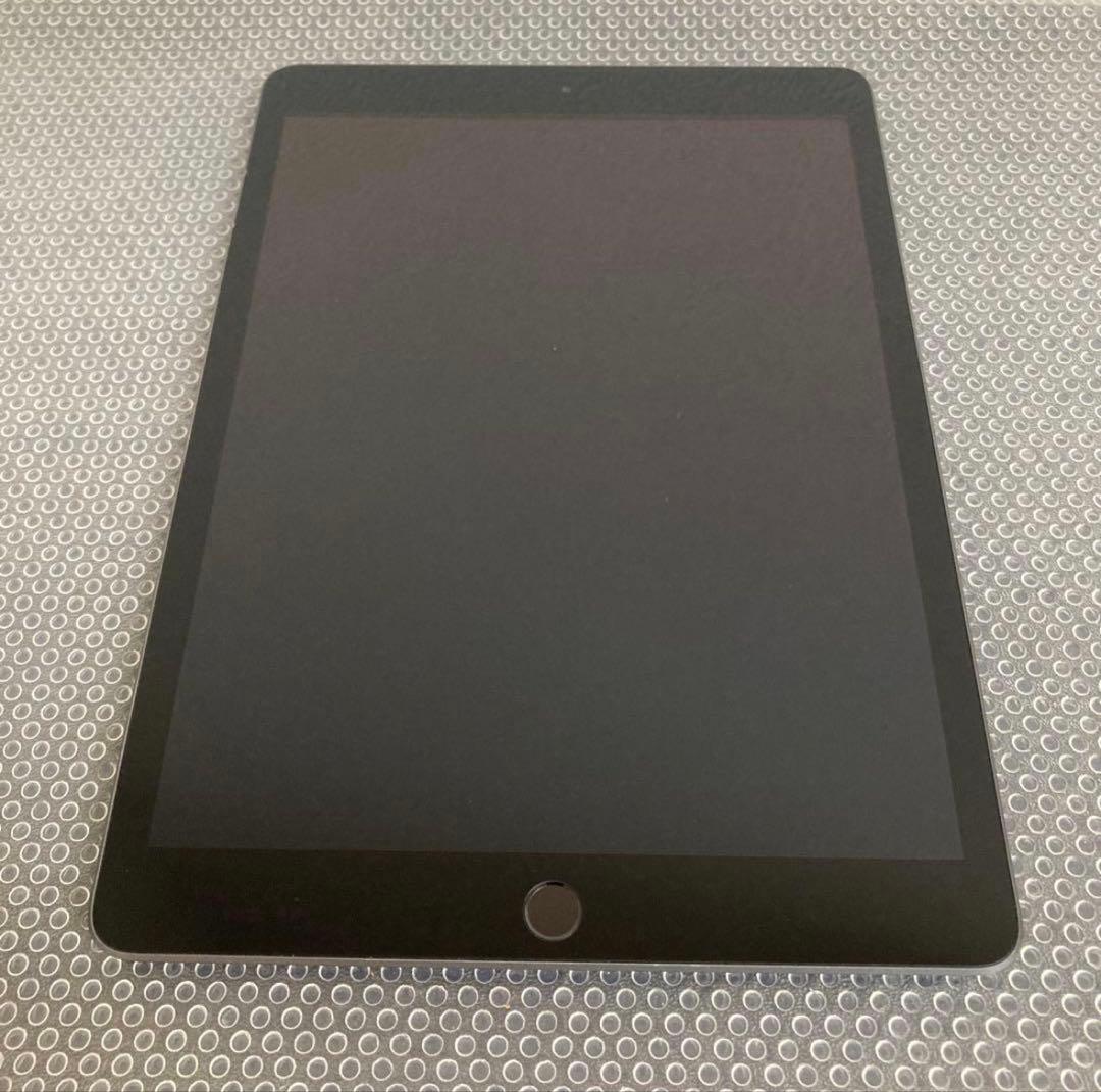 Apple iPad 8世代 スペースグレー