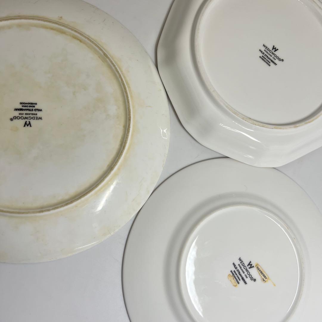 ウエッジウッド　ワイルドストロベリー　カップ&ソーサ、プレートセット