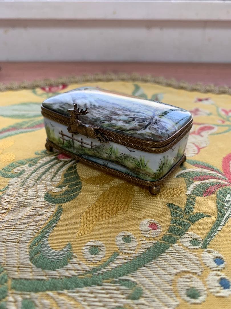 リモージュボックス　フランス製　もう絵画の芸術です！細かく描かれた風景が素敵！