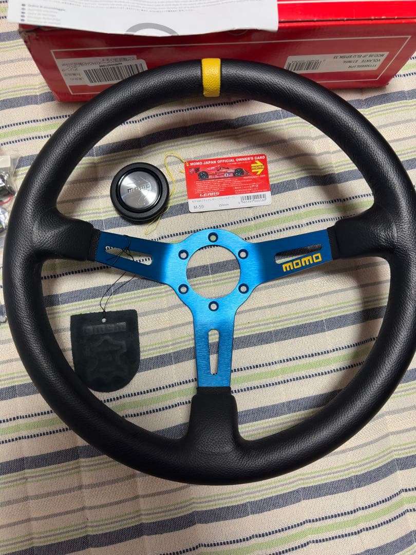 s*r様 momo ステアリング M-59 350mm 黒/青