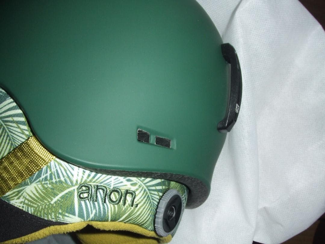 子供用ウィンタースポーツ用 ヘルメット ：　52～55cm・Burner