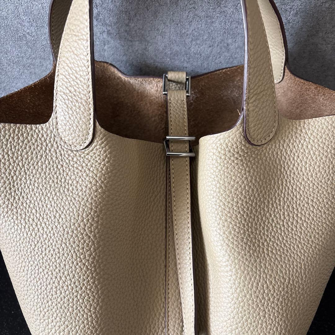 【美品✴︎】4U 本革キューブバッグ MM グレージュ 同色ステッチ