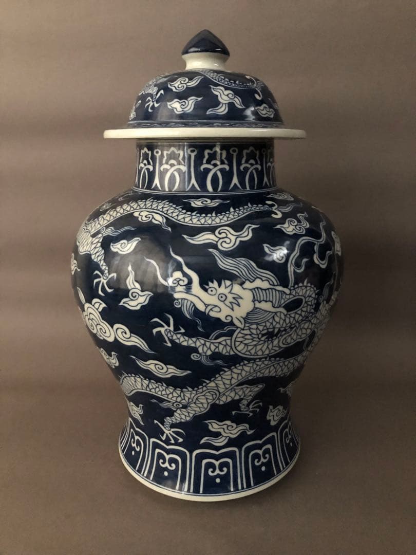 中国骨董　古美術　大明嘉靖年製　青花五爪龍紋壺、花瓶