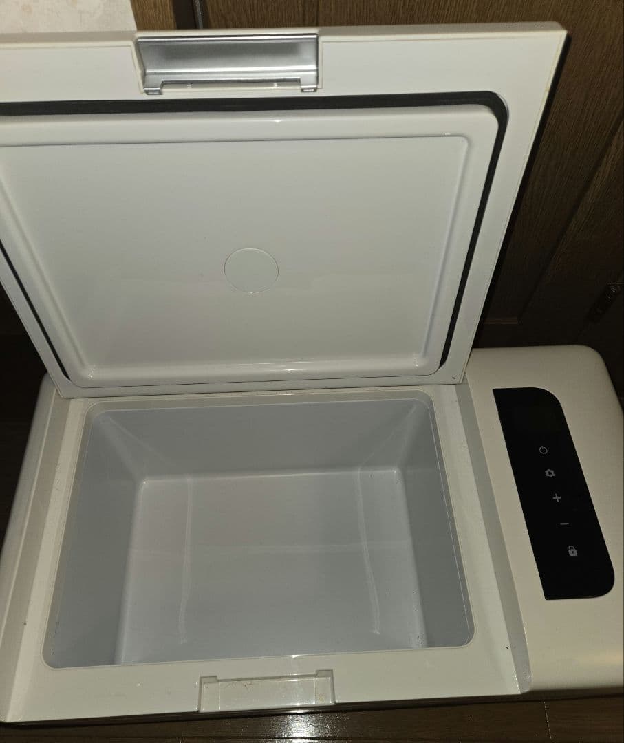 ポータブル冷蔵庫　冷凍庫 15L 12V/24V対応