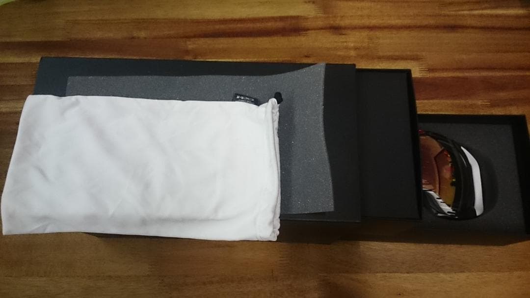 無言購入歓迎！　ディスプレイ内蔵ゴーグル OAKLEY AIRWAVE 1.5