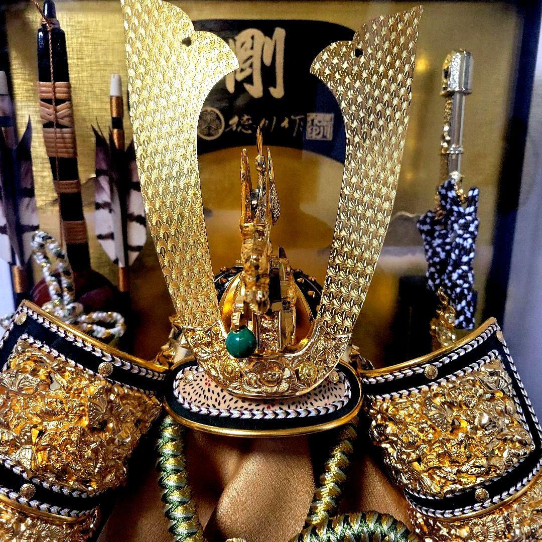 【徳川作 剛】 五月 かぶと (ガラスケース付き)