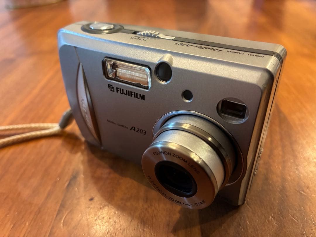【動作確認済】FUJIFILM FinePix A203 オールドデジカメ 美品