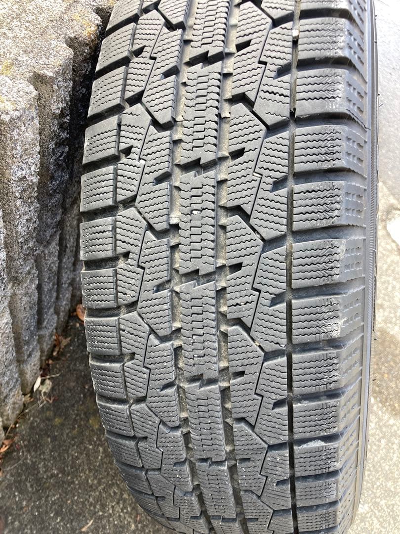 ライズ　ロッキー （ガソリン車）スタッドレスタイヤ　タイヤホイール付き４本セット
